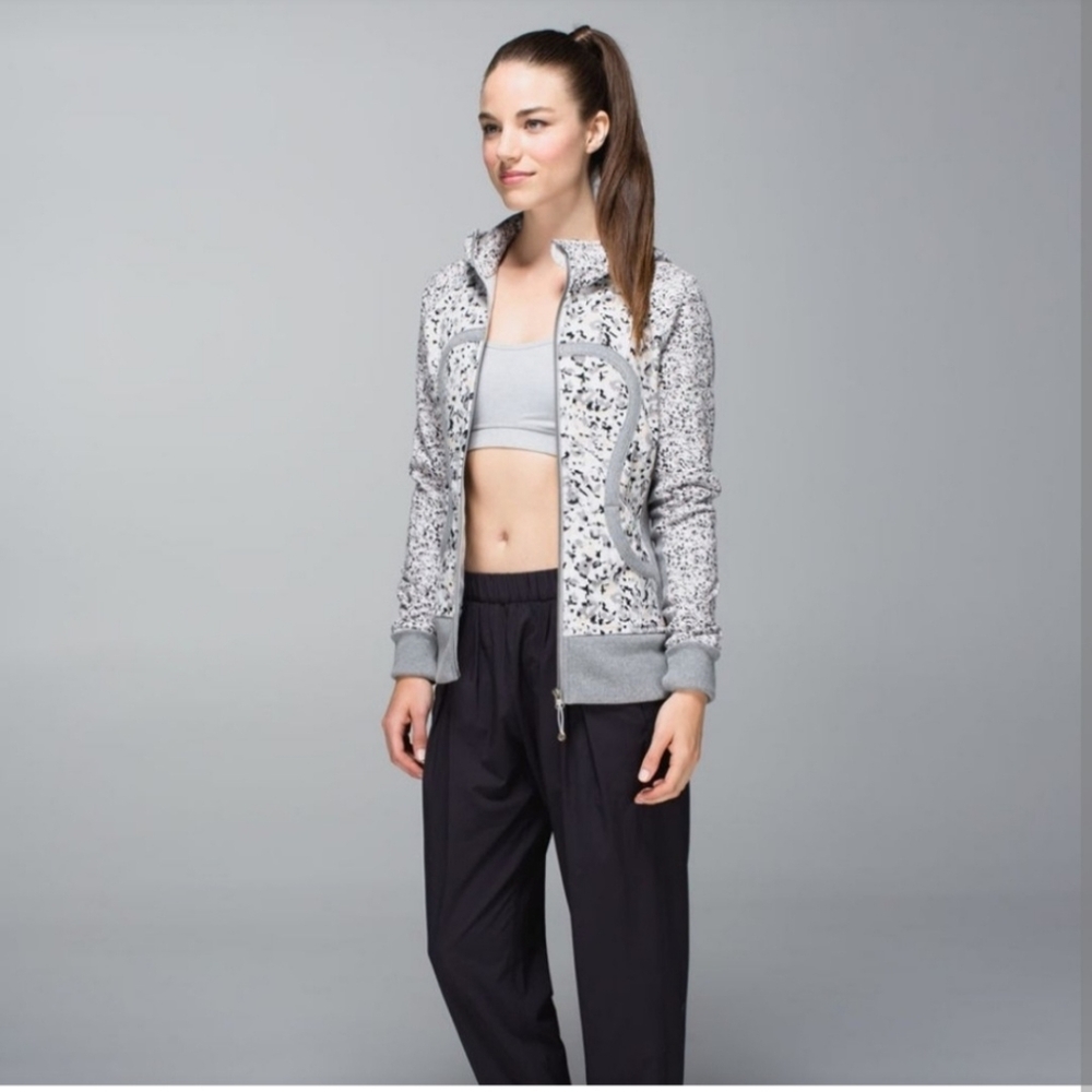 Lululemon Scuba Hoodie II Not So Petite Fleur Silver Spoon Women's Size 6